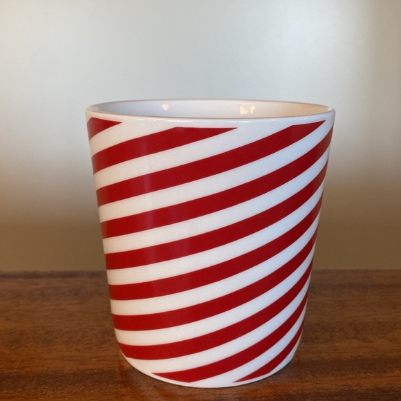 Starbucks Candy Cane Stripe  Exc Shape 17 Oz - Picture 4 of 8
